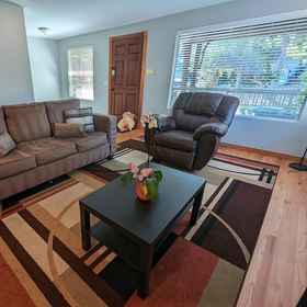 Primary image 1 Seattle Vacation Home - The Olympics, Hotel Perpustakaan Awam Seattle