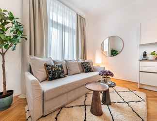 Others 2 Deluxe Apartment With Balcony Elevator and air Conditioning in the City Centre of D Bling Vienna