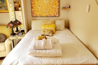 Lain-lain Cozy Yellow Queen Bed By Yale U