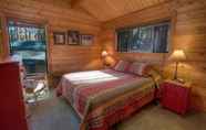 Others 6 Smokey Joes 5 Bedroom Cabin by Redawning