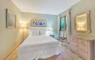 Others 5 Meadowood Manor by Rove Travel 6 BR Sag Harbor