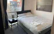 Others 7 Impeccable 2-bed Apartment in Salford