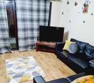 Lainnya 7 Lovely 5-bed House in Romford, Greater London