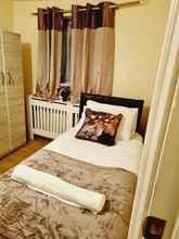 Others 4 Lovely 5-bed House in Romford, Greater London