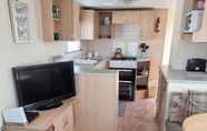 Lain-lain 3 Beautiful 2-bed Caravan in Abergele Town