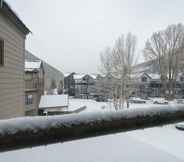 Lain-lain 7 Ski Trip Value! Walk Everywhere, Hot Tub, Top Floor 1 Bedroom Condo by Redawning