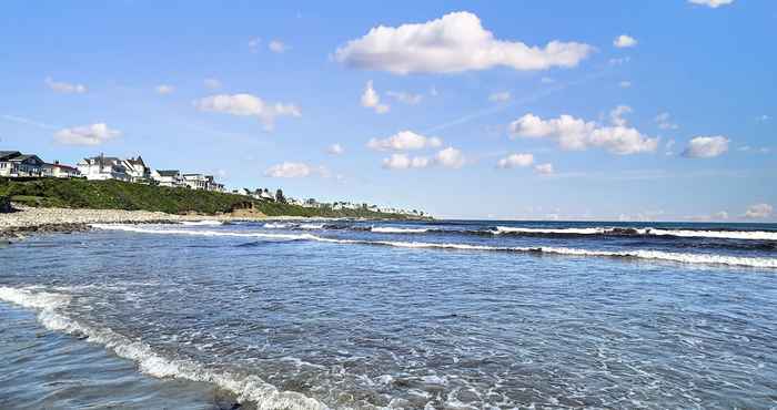 Lain-lain Ocean Front! Rustic Cottage Steps Away From Nubble Lighthouse And Long Sands Beach Ivy Cottage-y853 2 Bedroom Home by Redawning