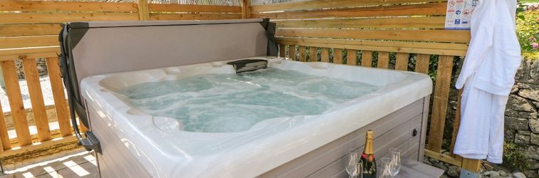 อื่นๆ Shenton Terrace