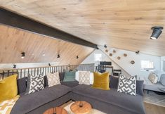 Lain-lain 5 Luxury Stay! 2 Min To Gondola Ski Storage, Sauna, Heated Garage, Gym 4 Bedroom Condo by Redawning