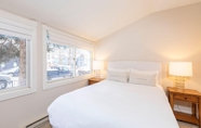 Lain-lain 2 Peaceful Home-like Condo Spacious, Private Deck, Fireplace 3 Bedroom Condo by Redawning