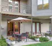 Others 3 Ground Floor W/ River Trail Patio + Walk To Chair 7! Viking Lodge 116 1 Bedroom Condo by Redawning