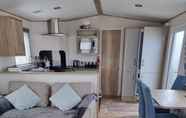 Lainnya 4 Stunning 2-bed Caravan in Prestatyn dog Friendly