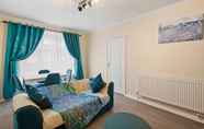 Lainnya 4 Modern 3-bed House in London Close to City Airport