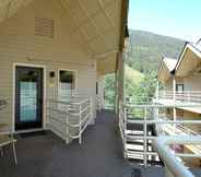 Others 7 Steps To Chair 7 + River & Mountain Views, Top Floor, Hot Tub 1 Bedroom Condo by Redawning