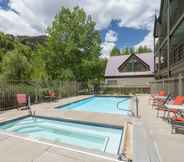 Others 5 Steps To Chair 7 + River & Mountain Views, Top Floor, Hot Tub 1 Bedroom Condo by Redawning