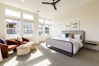 その他 4 Villa #27 At Bloomington Country Club 4 Bedroom Townhouse by RedAwning