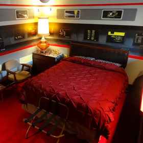 Primary image1星際迷航 - Itty Bitty Inn 的企業號房間,Pony Village Mall飯店