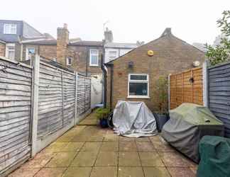 Lainnya 2 Homely and Spacious 2 Bedroom House - Stratford