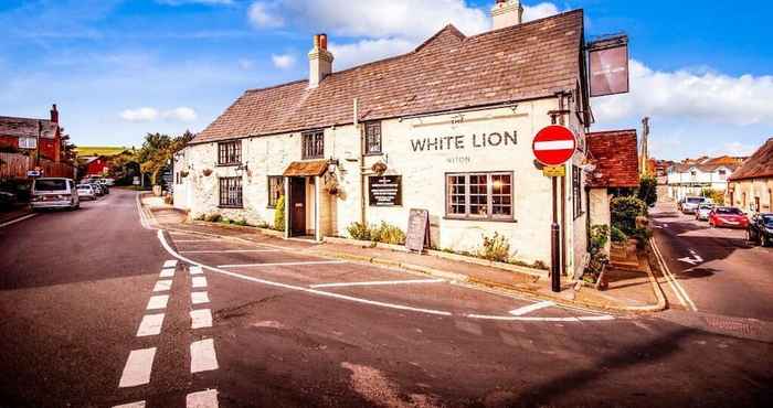 Lainnya The White Lion