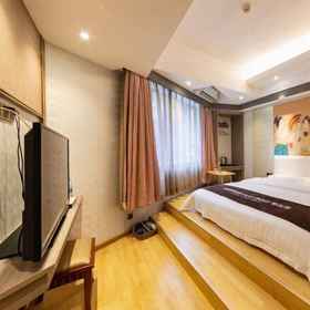 Room1Jade Business Hotel (Jade Street, Pingzhou, Foshan)，Shanghai Street飯店