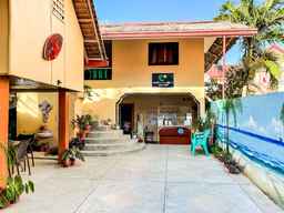 White Shamrock Beach Hotel, USD 30.75