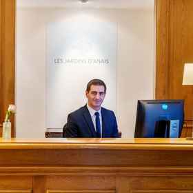 Reception1Hôtel Les Jardins d'Anaïs，尼德兰文飯店