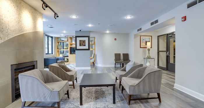 Others Fantastic Business Condo at Ballston