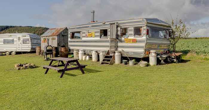 Lain-lain 2 x Double Bed Glamping Wagon at Dalby Forest