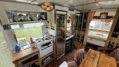 Lain-lain 4 2 x Double Bed Glamping Wagon at Dalby Forest