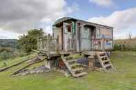 Others Glamping Wagon - 1 x Double Bed, 2 x Single Bed