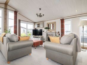 기타 4 Piran Lodge