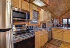 Others 5 Only Dreamin' Cabin w/ Private Hot Tub