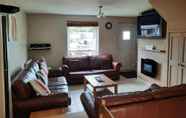 Lainnya 7 Charming Two Bed Cottage Glan Gwna Holiday Park