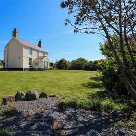 Primary image 1 Ael Y Fron, Pistyll Hotels