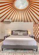 Imej utama Ot 3515h Texas Yurt Haus: Horned Frog 1 Bedroom Cabin by Redawning