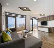 Others 3 Penthouse Seaview