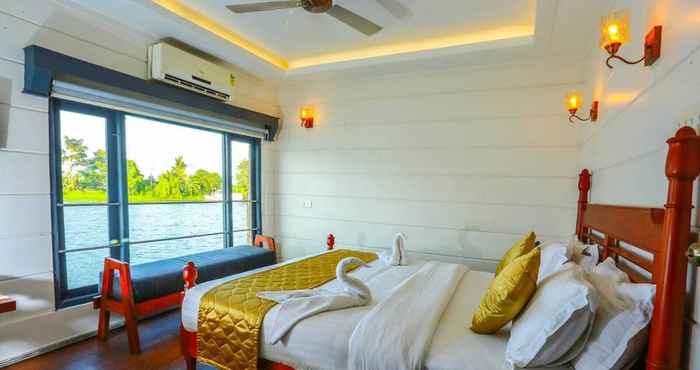 Lainnya Premium Houseboat