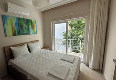 Others 3 Bonito House