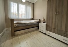 Others 5 Sleek Flat Close to Osmanbey Metro Station