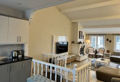 Others 6 Sleek Flat Close to Osmanbey Metro Station