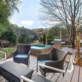 Imej utama 1 Sliver of Paradise, Hatfield and McCoy Dinner Show Hotels