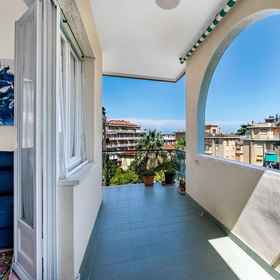 Primary image 1 La Casa di Miki - 400mt From The Sea, Hotel Wall of Alassio