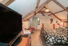 Others 5 The Coach House