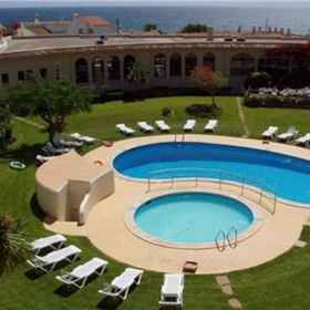 Primary image 1 Spacious 1 Bedroom 4 pax, Ferreiras Hotels