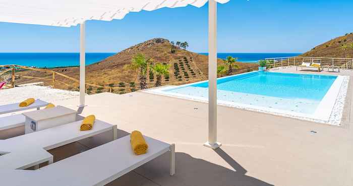 Khác Splendid Villa With Exclusive Jacuzzi Pool and Large Panoramic Terraces