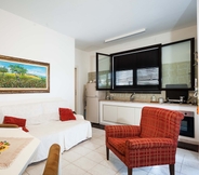 Others 2 Flat With Direct Access to the sea and Swimming Pool - By Beahost Rentals