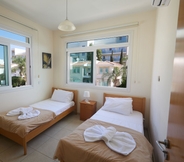 Others 2 Protaras Holiday Villa Dv27