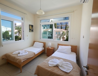 Others 2 Protaras Holiday Villa Dv27