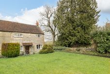 其他 Field Cottage