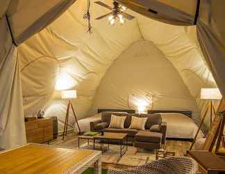 Lainnya 2 Glamping & Port